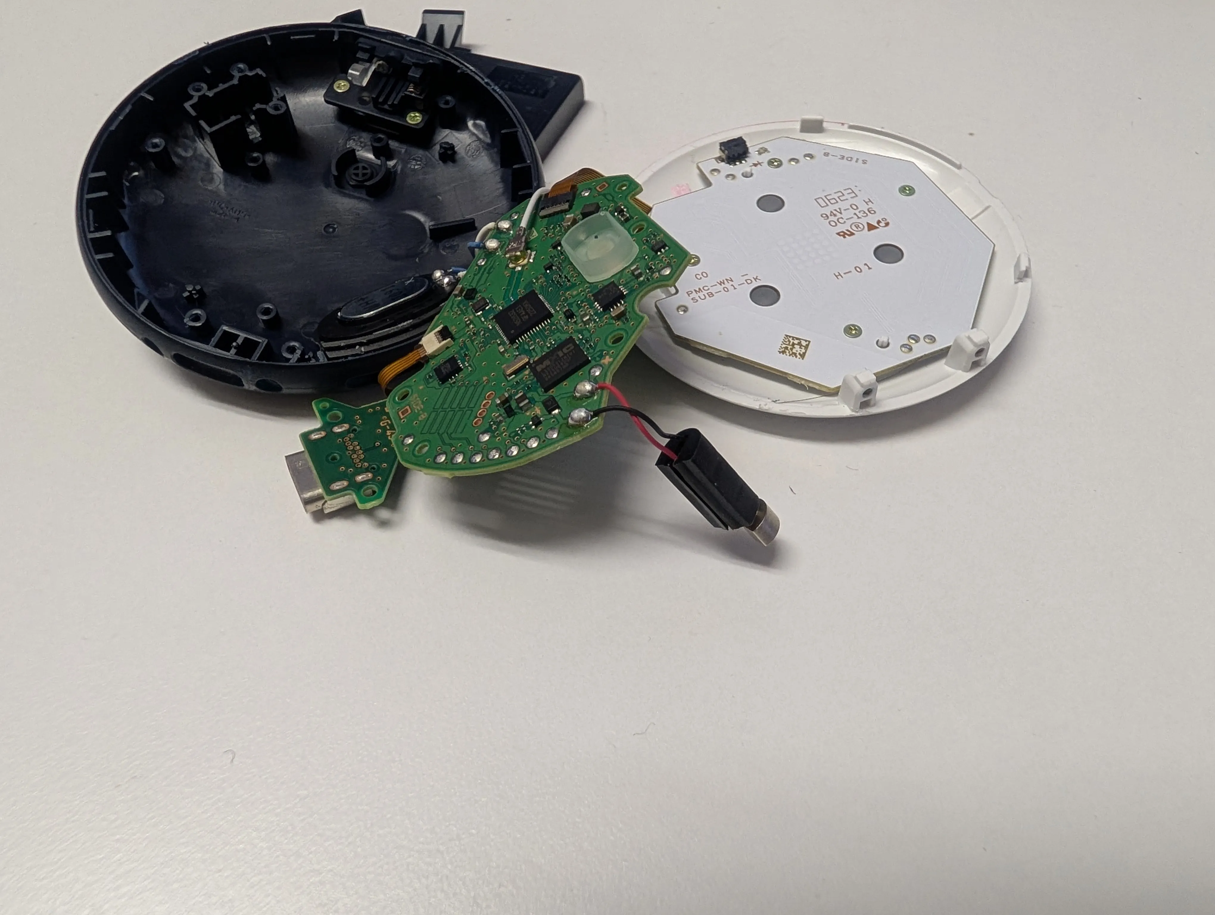 ケースから外したメイン基板とバイブモーター